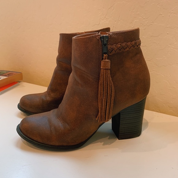 Rustic brown booties - Picture 2 of 2